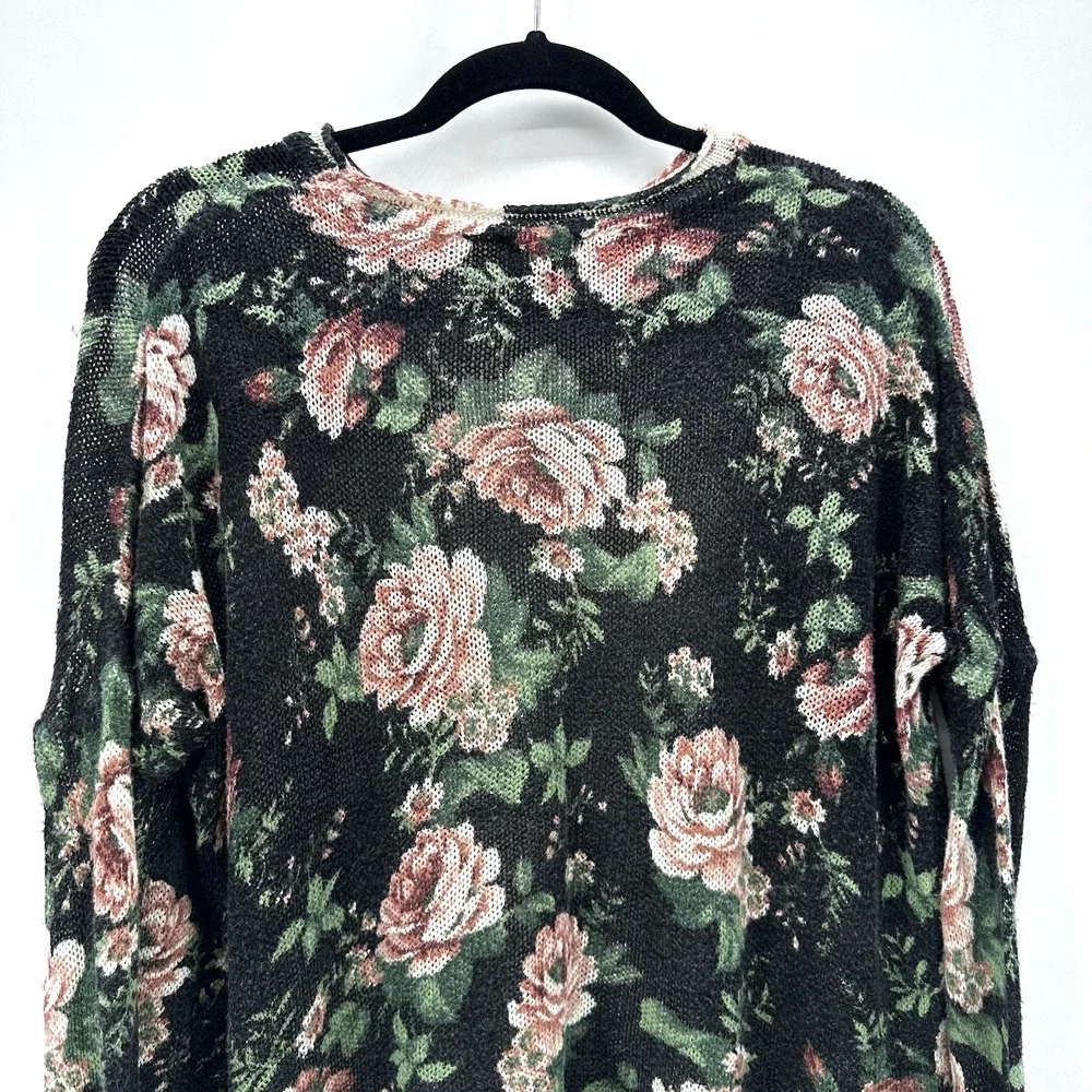Show Me Your Mumu Bonfire Floral Sweater Size M Loose Knit Black‎ Pink Romantic